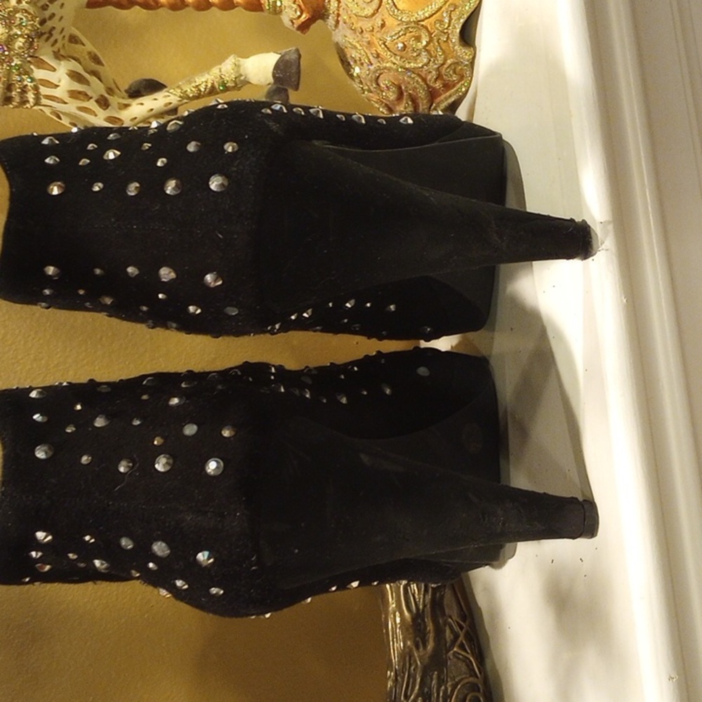 INC (Dillards) Heels - Picture 6 of 10
